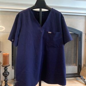 FIGS navy shirt sleeve scrubs XXL